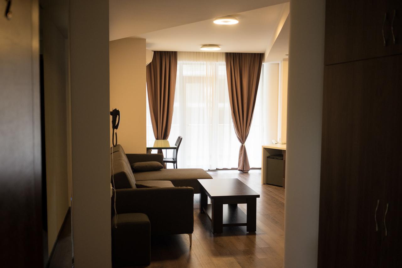 All Seasons Hotel On Freedom Square Tbilisi Eksteriør billede